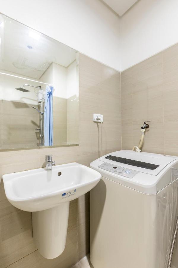Staycation At Shore - Direct Pool Manila Eksteriør bilde